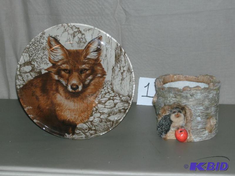 Very nice glass plate with fox picture on it ...