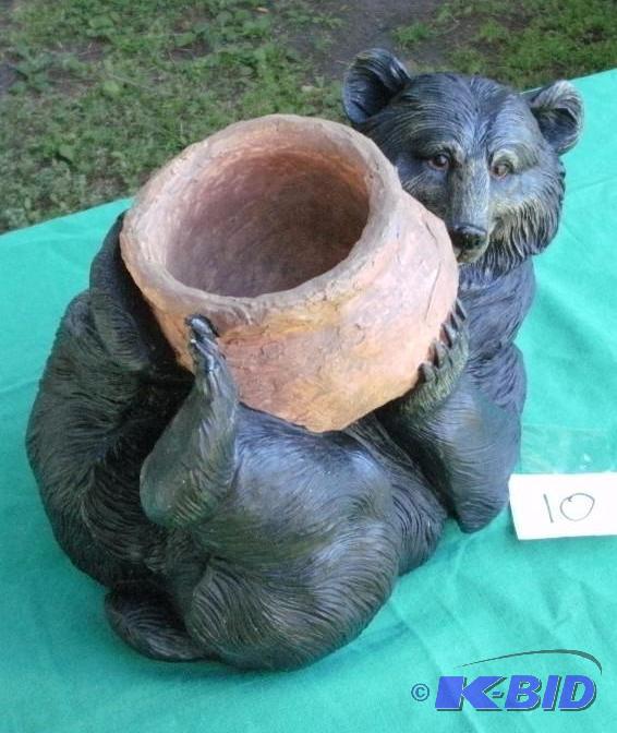 Bear holding a bowl. Like new condition. Meas...