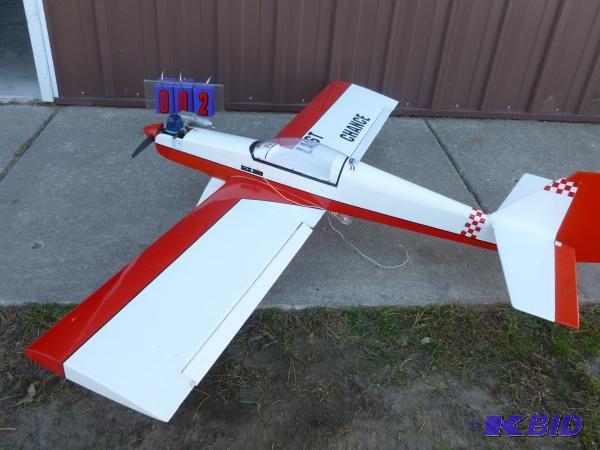 Gas powered mid size airplane. Appears comple...
