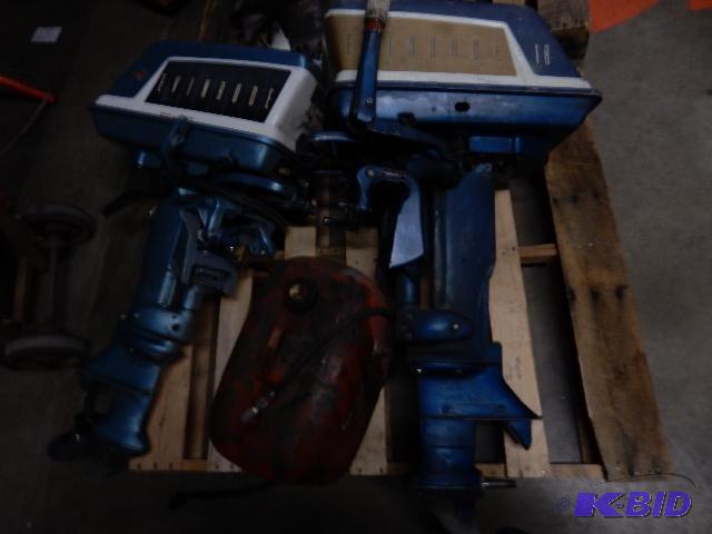 2 Outboard motors