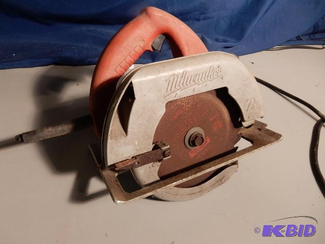 Milwaukee 7 14 in Skil Saw.. Needs some clea...