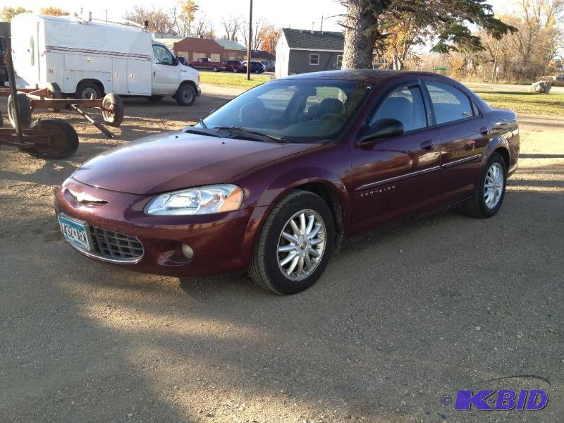 lot 5 image: 2001 Chrysler Sebring LXi