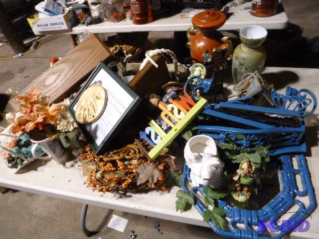 lot 109 image: Large Lot of Miscellaneous Home Decor...
