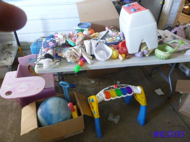 lot 125 image: Lot of Miscellaneous Childrens Toys...