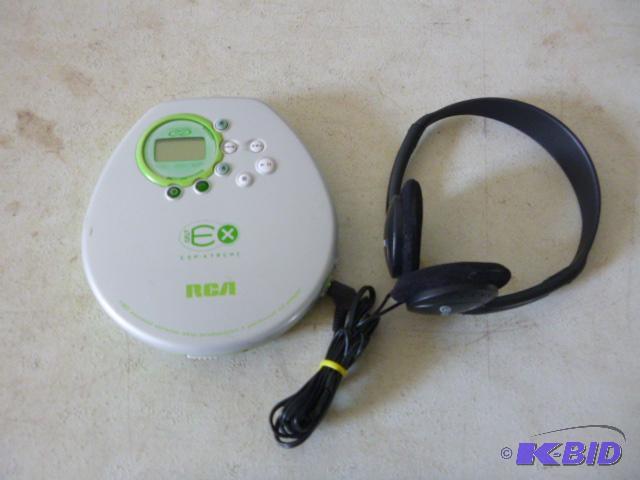 lot 14 image: RCA AC Portable CD Player 180EX with GPX head...