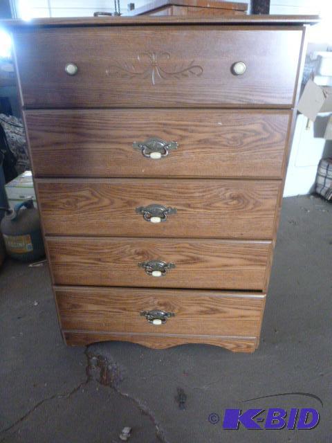 lot 169 image: Five Drawer Dresser 42" X 31" X 17&...