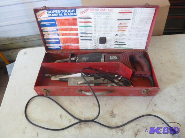 lot 192 image: Tool Shop Reciprocating Saw With blades and m...