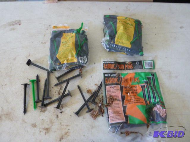 lot 199 image: FabricSod Pins...