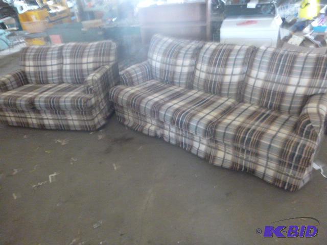 lot 2 image: Couch and Love Seat Has some pet hair on it, ...
