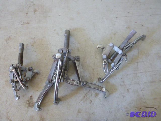 lot 201 image: Three Gear Pullers 8" - 4" - 2"...