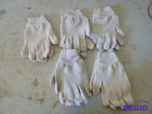 lot 207 image: Five Pair of Gloves...