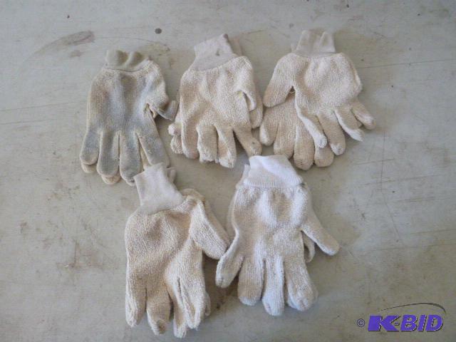 lot 208 image: Five Pair of Gloves...