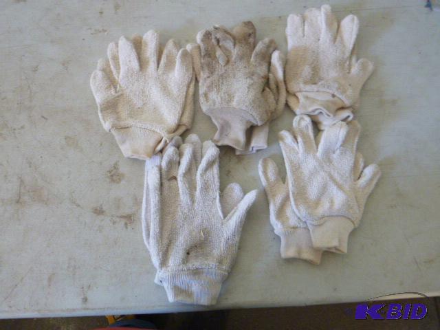 lot 209 image: Five Pair of Gloves...