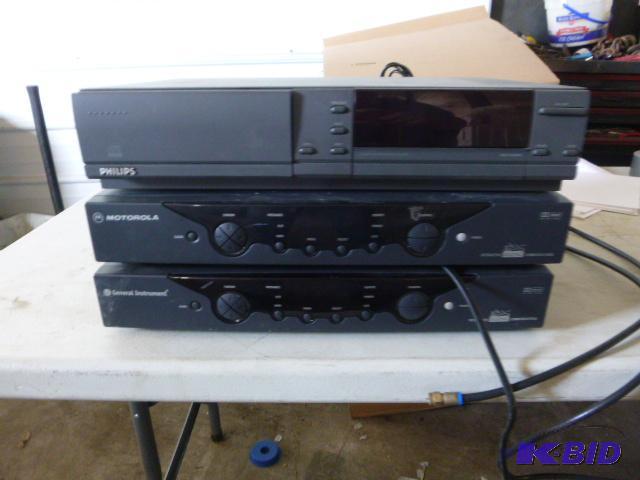 lot 21 image: Miscellaneous Electronics Two satellite boxes...