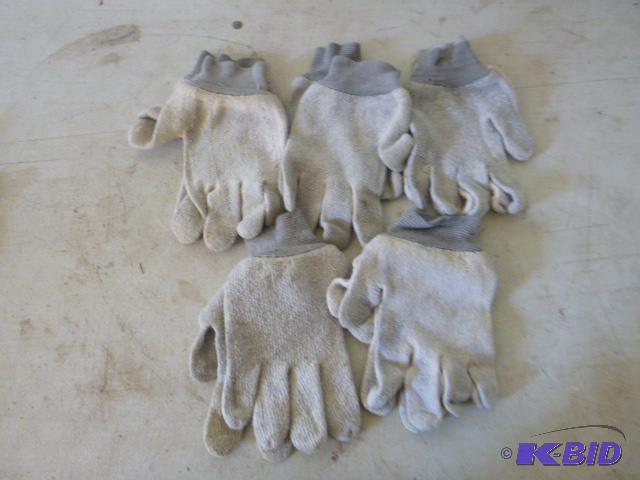 lot 213 image: Five Pair of Gloves...