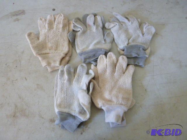 lot 214 image: Five Pair of Gloves...