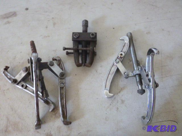 lot 223 image: Three Gear Pullers 8" - 6" - 3"...