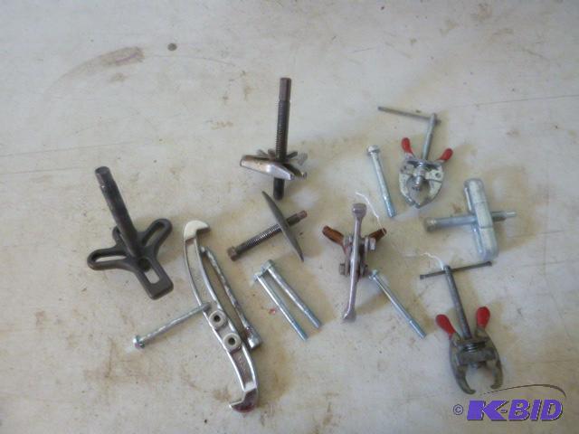 lot 225 image: Miscellaneous Gear Puller Parts...