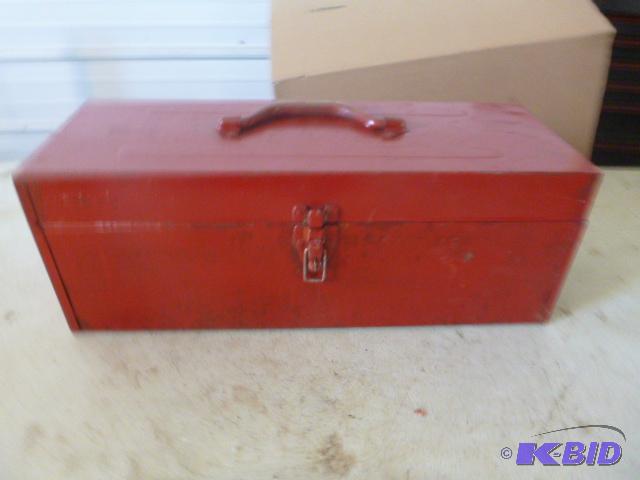 lot 226 image: 19" Metal Tool Box...