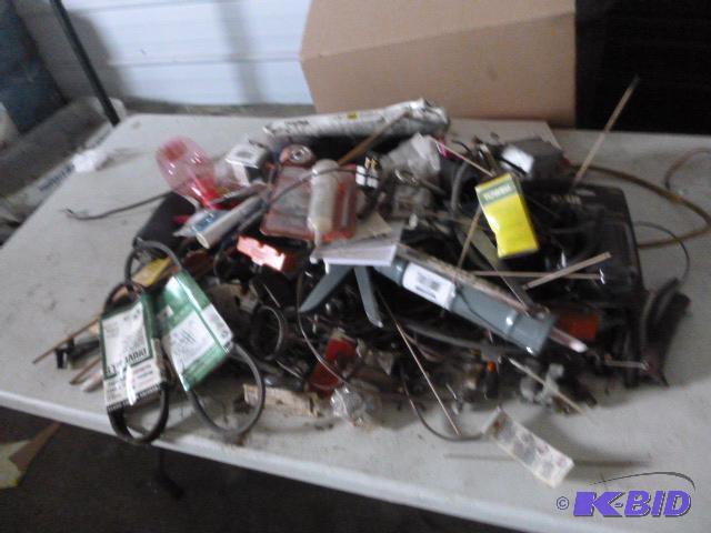 lot 233 image: Large Lot of Miscellaneous Garage Items...