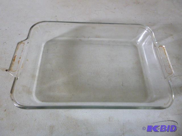 lot 37 image: Glass Bakeware...