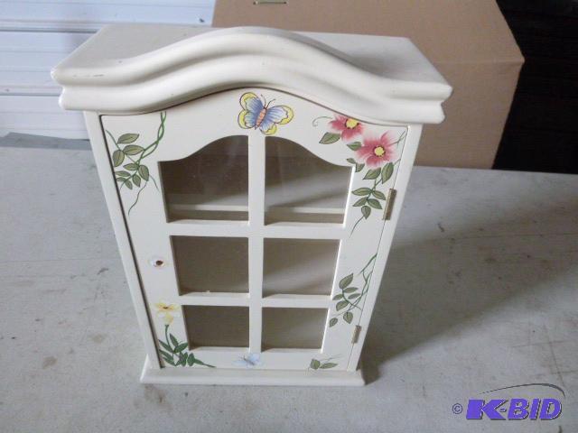 lot 55 image: Jewelry BoxDecorative Display Missing knob....