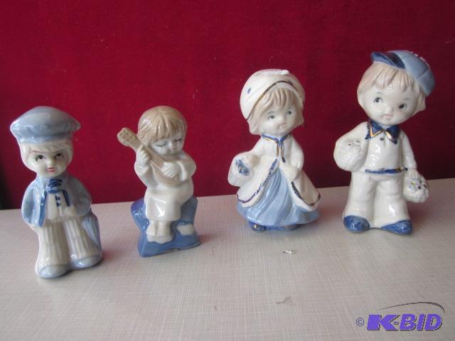 lot 113 image: Lot of porcelain figurines. ...