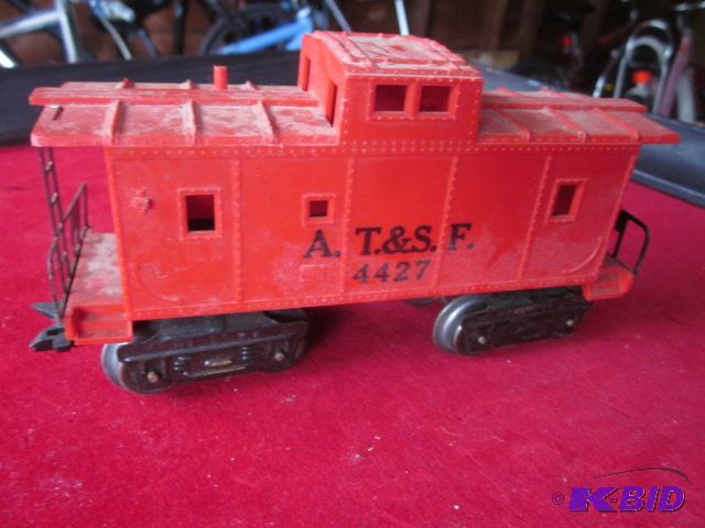 lot 32 image: Vintage A.T.&ampS.F. No. 4427 Caboose....
