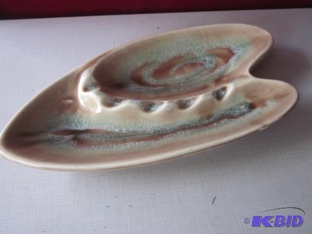 lot 42 image: Mid century ash tray, made in America, no chi...