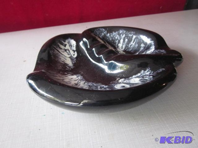 lot 44 image: Mid century ash tray, no chips....
