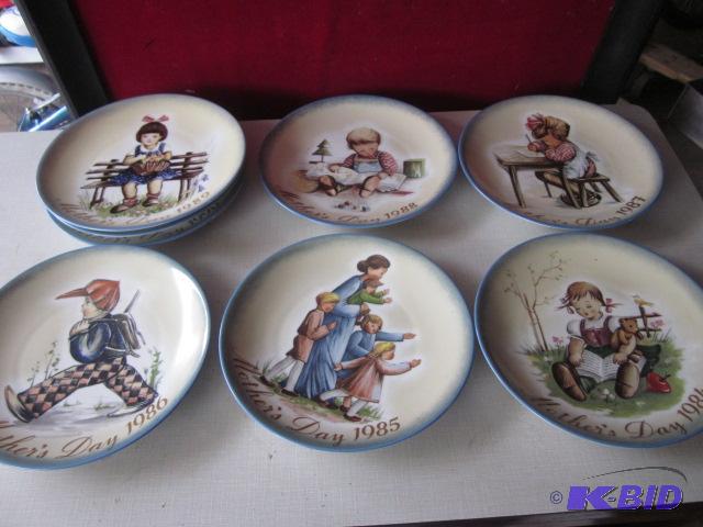 lot 46 image: Lot of (6) Schmid Hummel plates, no chips, no...