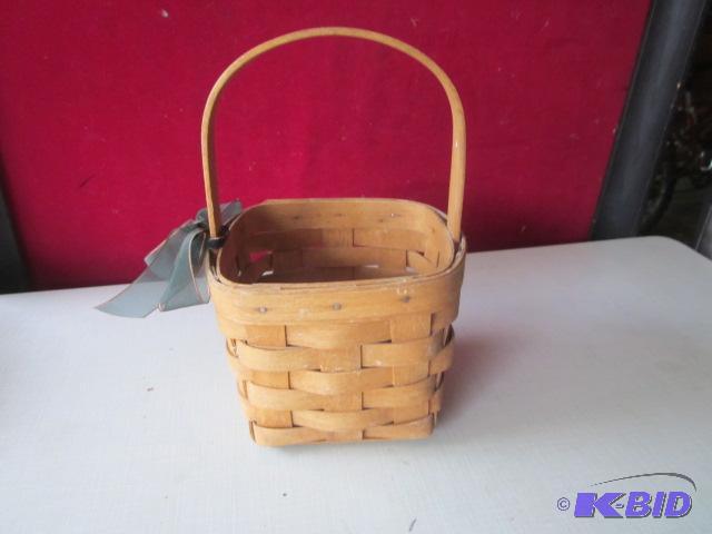 lot 47 image: Longaberger