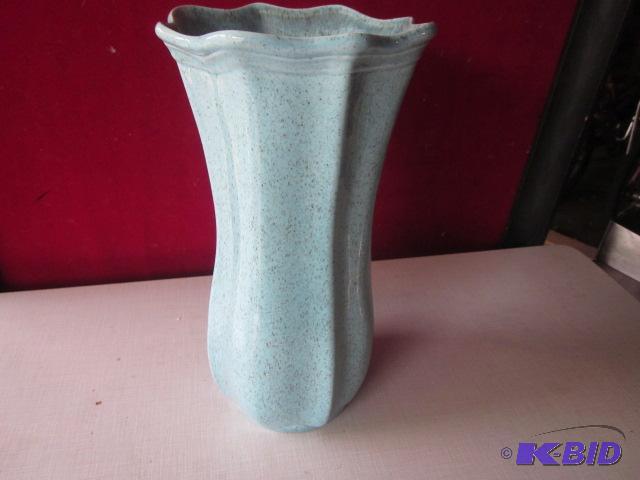 lot 49 image: Red Wing