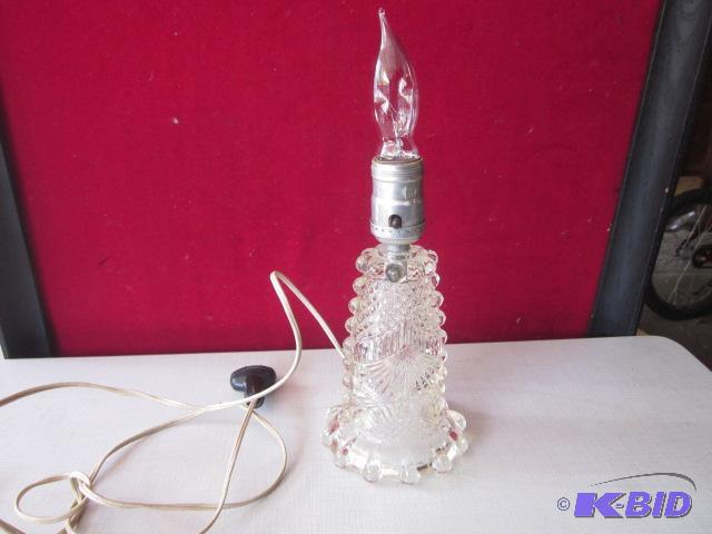 lot 87 image: Vintage Lighting