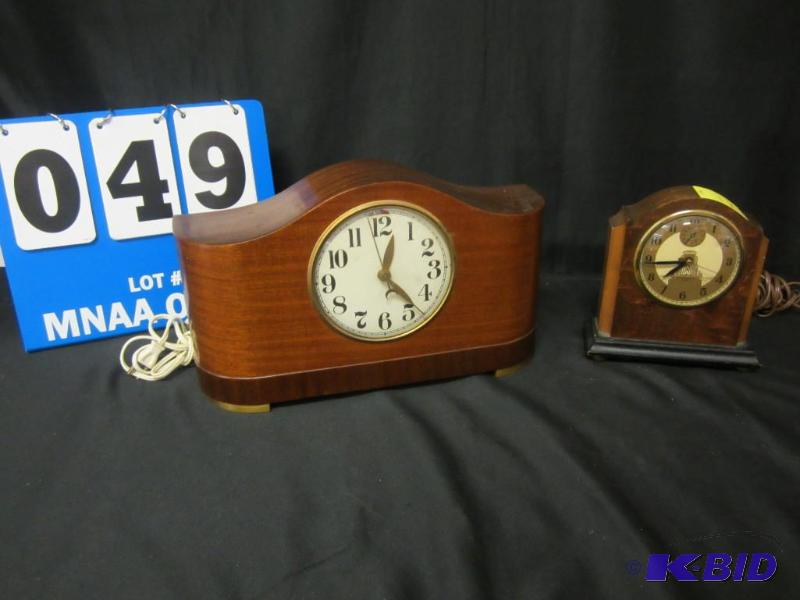 lot 00049 image: 3 Antique Clocks