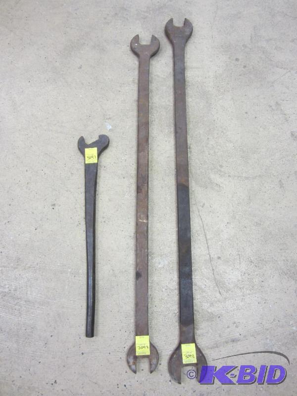 lot 00069 image: 3 Vintage Railroad Wrenches CMSTP & PRR
