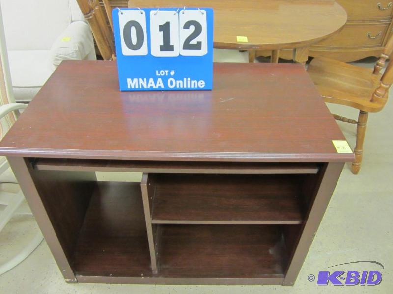 lot 12 image: Computer Desk