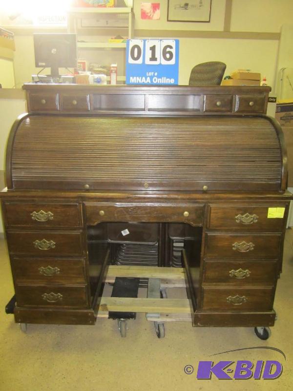 lot 16 image: Vintage Roll Top Desk