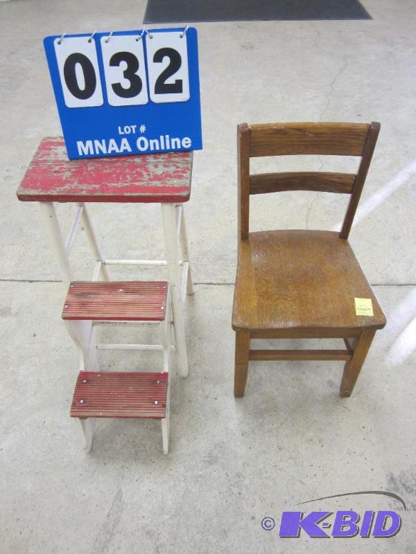 lot 32 image: Vintage Wood Step Stool & Childs Chair