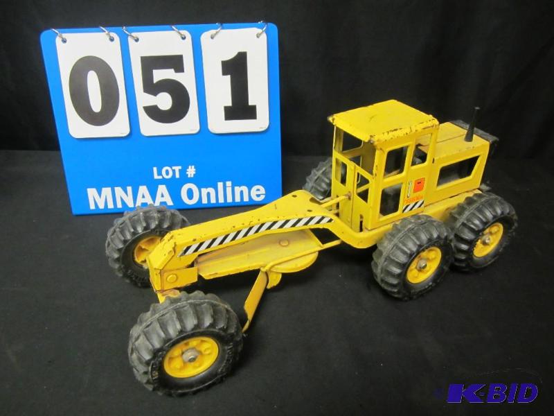 lot 51 image: Vintage Metal Tonka Truck Grader
