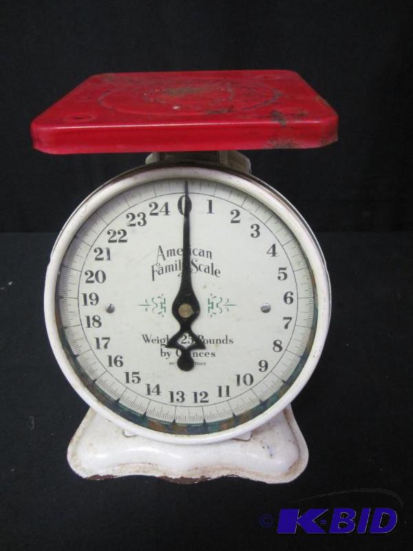 lot 52 image: Vintage Metal American Family Scale
