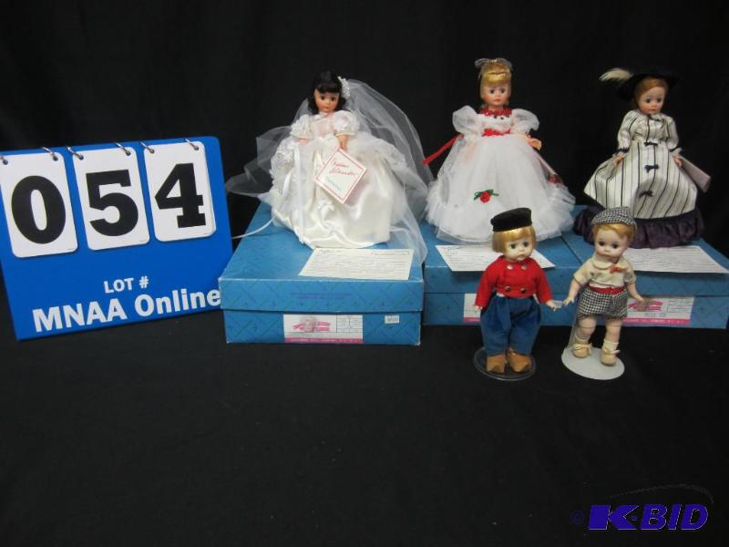 lot 54 image: 5 Vintage Madame Alexander Dolls