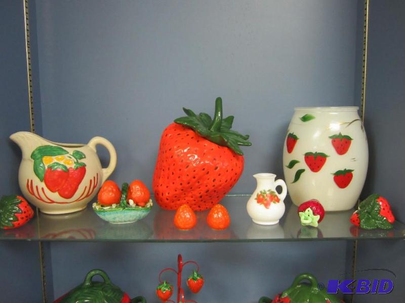 lot 67 image: Large Lot of Strawberry Pottery & Glass