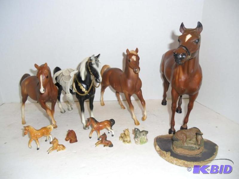 lot 20017 image: Horses  Vintage Breyers Horses plus other small Horse figurines