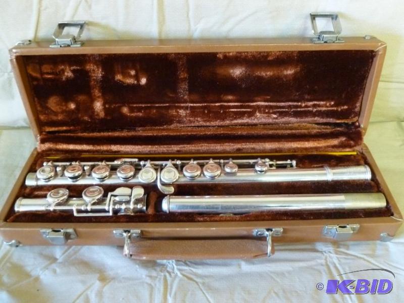 artley flute with artley case