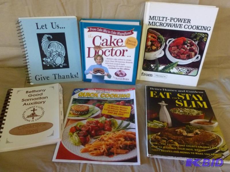 lot 125 image: Lot of good cookbooks....