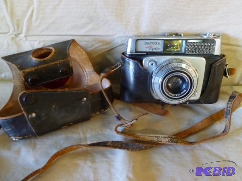 lot 137 image: Vintage Dacora Super Dignette 35mm Camera....