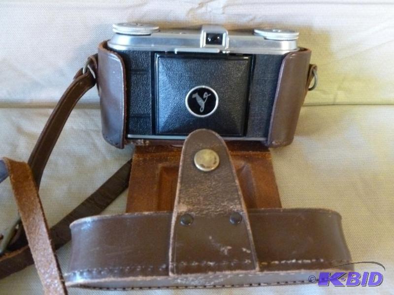 lot 143 image: Vintage Voighander Vito 35mm Camera....