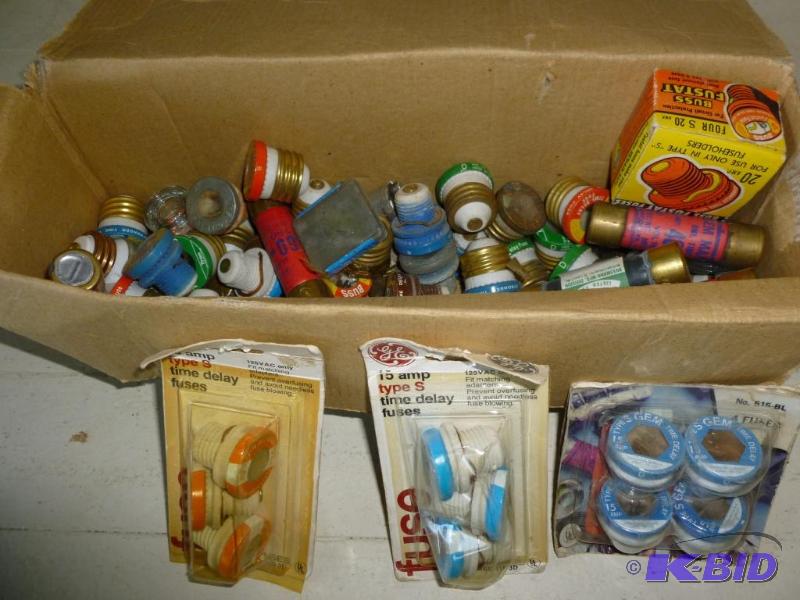 lot 175 image: Large lot of fuses, some vintage....