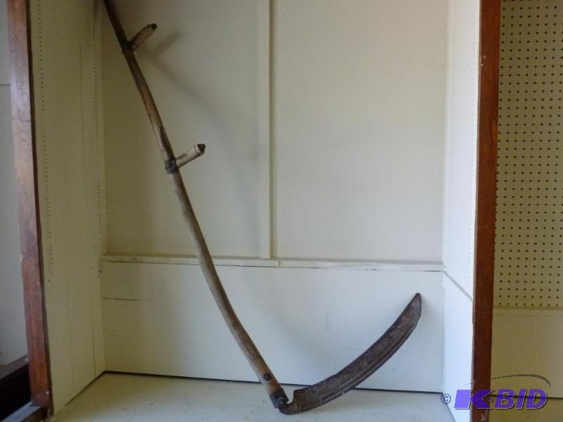 lot 194 image: Large antique scythe that measures 62" L...